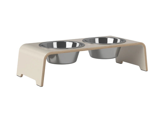 Elegante dogBar M-Small in Cashmere Grey mit kratzfestem Schichtholzkorpus und Edelstahl-Näpfen bei Lottes Fellfreunde Koblenz.