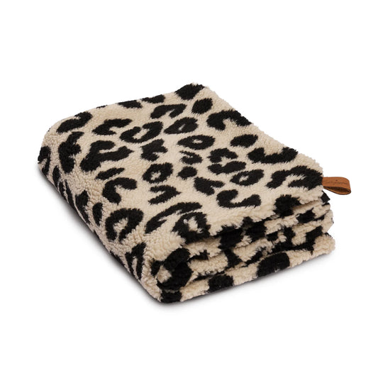 Handgefertigte Hundedecke Teddy Leo in Beige/Schwarz von Lottes Fellfreunde – ideal für unterwegs.