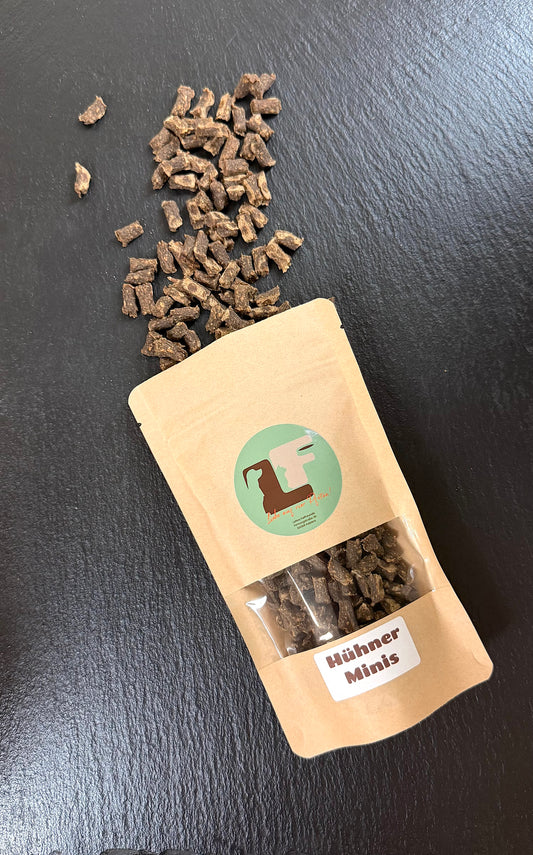 Halbsofte Hühner-Minis Trainingssnacks für Hunde aus 96% Hühnerfleisch von Lottes Fellfreunde.