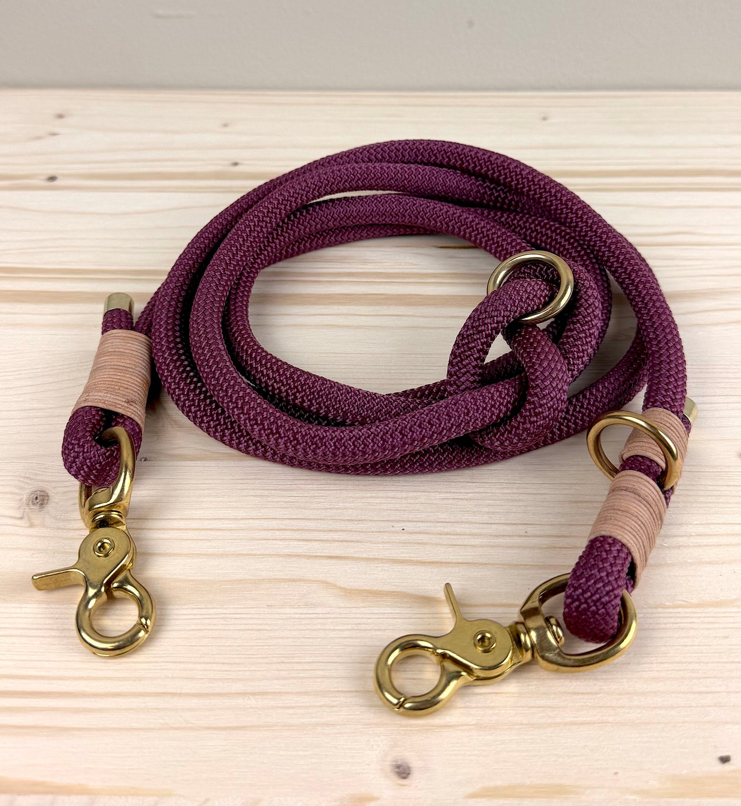 Lottes Fellfreunde - Handgefertigte Tauleine "Berry" - Verstellbare Führleine (230 cm)