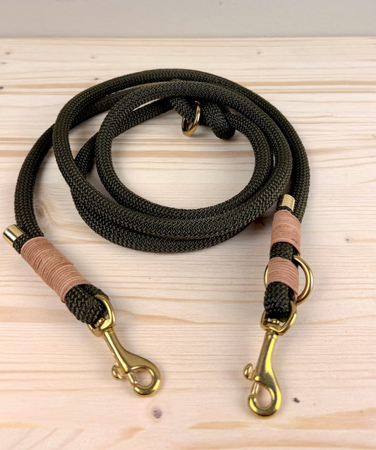 Lottes Fellfreunde - Handgefertigte Tauleine "Dark Green" - Verstellbare Führleine (230 cm)